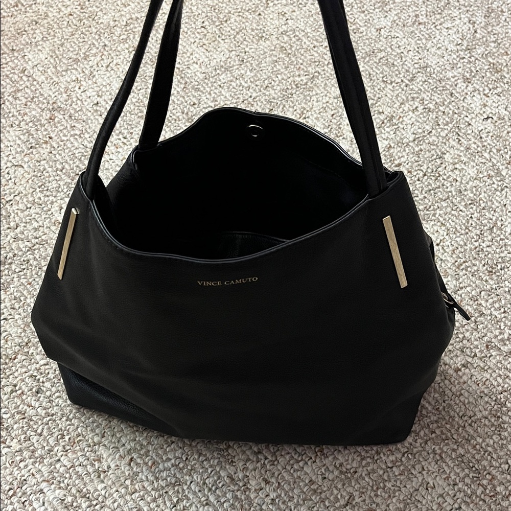 Vince Camuto Elegant Leather Shoulder Bag